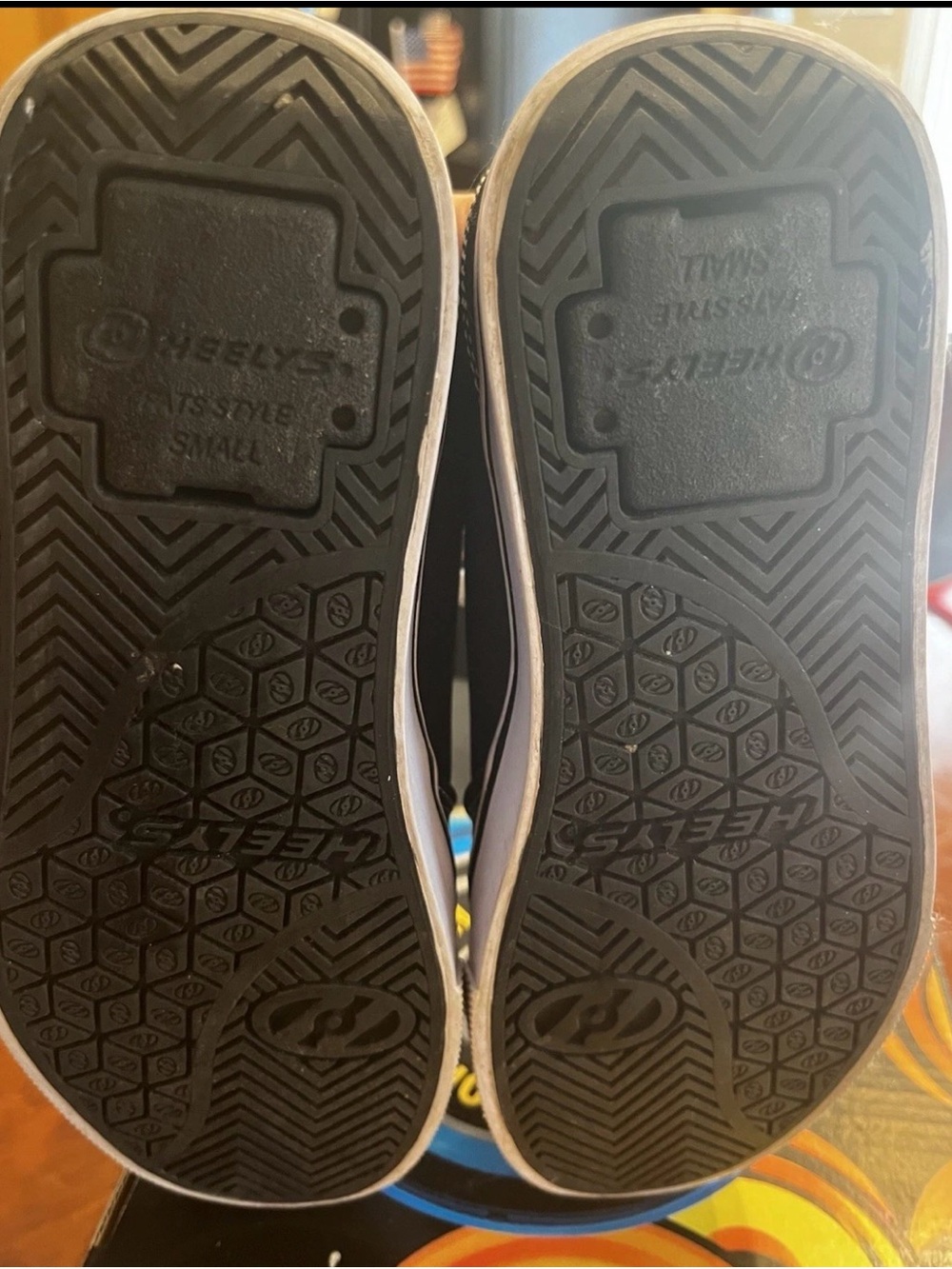 Heelys Kids Black Sneakers - Size 3 - Picture 7 of 11